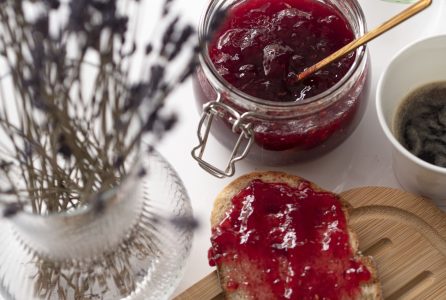 How to make jam yourself?