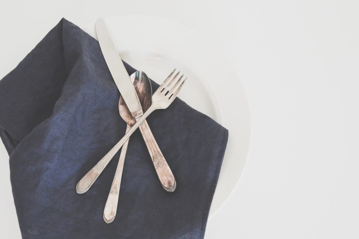 Look no further than white linen napkins for your dinner party!