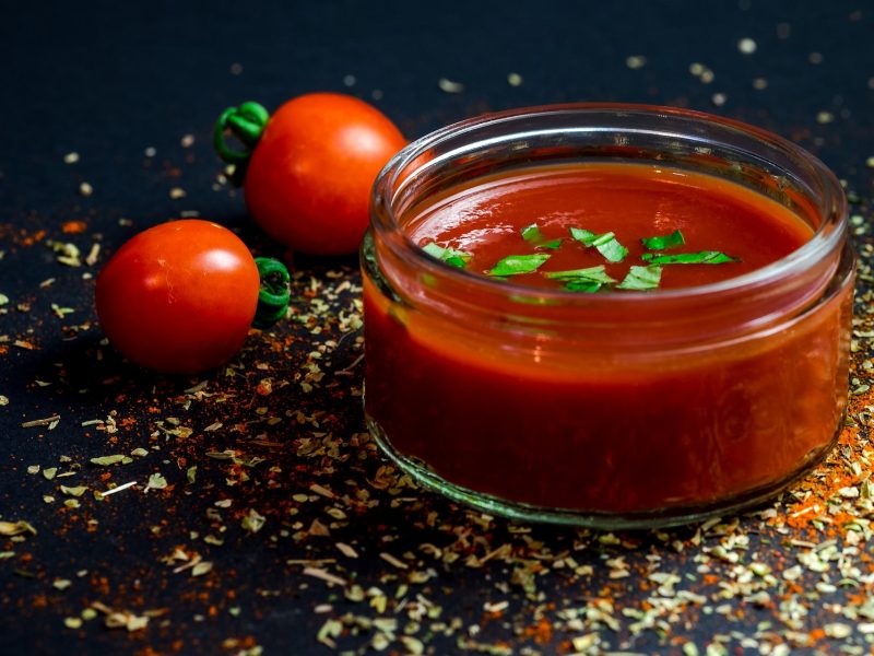 How to make your own tomato passata?