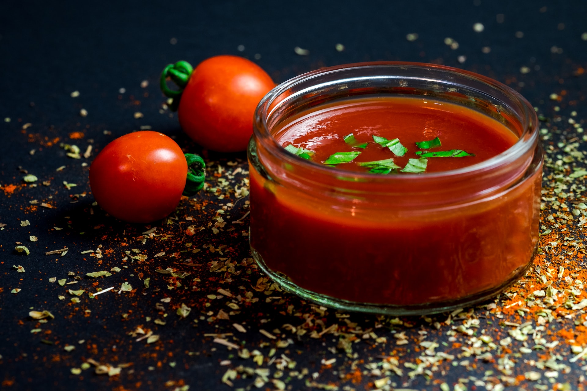 How to make your own tomato passata?