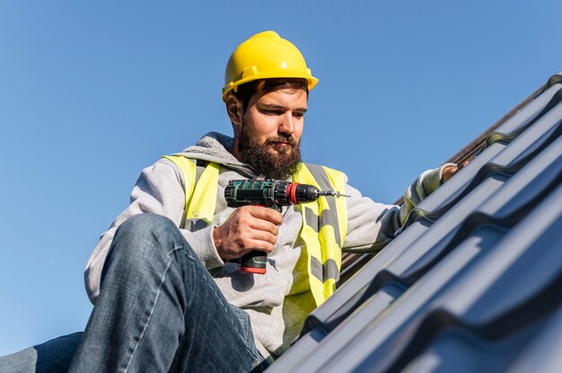 Understanding the Benefits of Regular Roof Maintenance