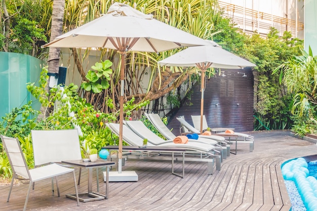 How Can a Freestanding Umbrella Transform Your Outdoor Living Space?